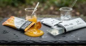 Comparison showing flavoured Science in Sport Go gels alongside the unflavoured, mild taste profile of Maurten hydrogel packs.